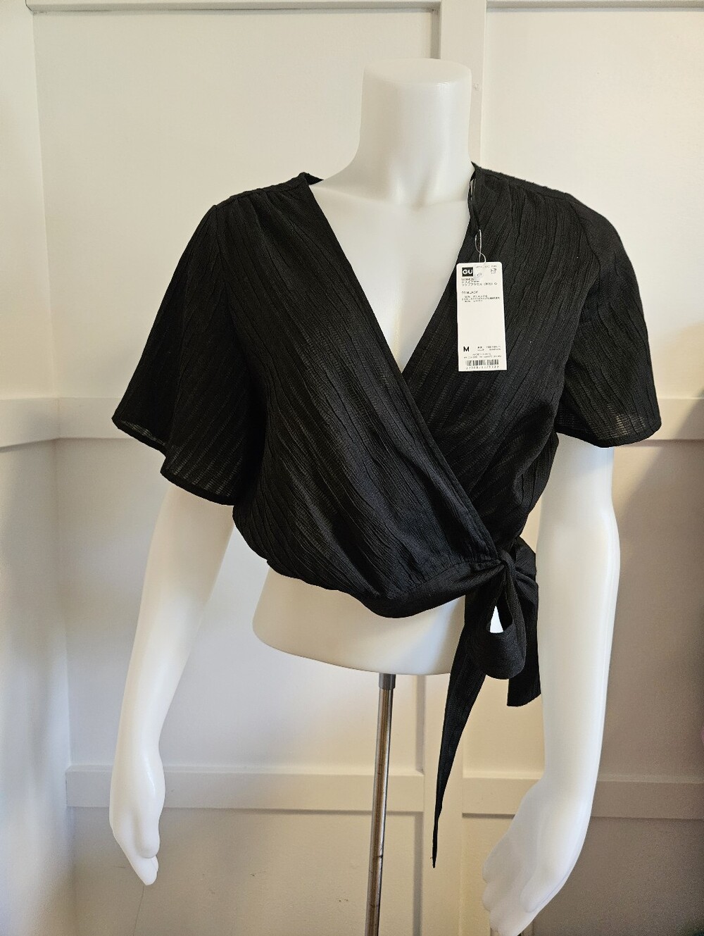 Women’s Black Wrap Tie Crop Top